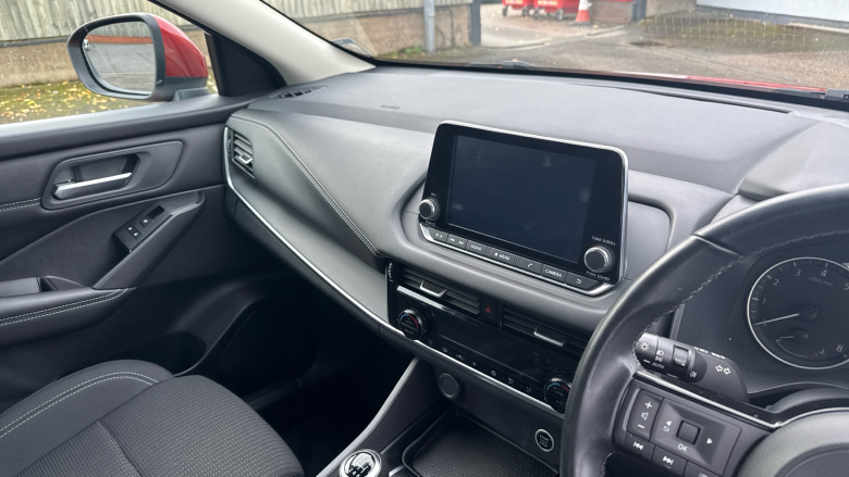 Nissan Qashqai 1.3 DiG-T MH Acenta Premium 5dr Petrol Hatchback